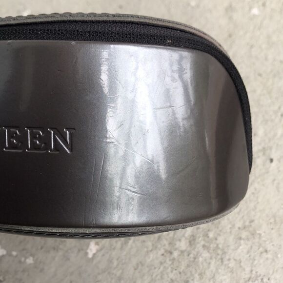 Alexander McQueen case - Picture 7 of 7